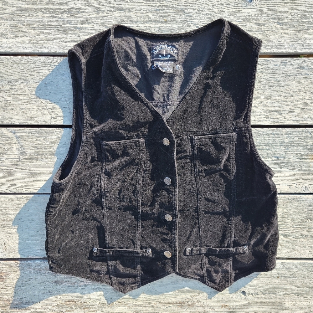 Black velvet vest solutions